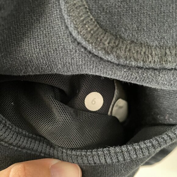 Lululemon Thumbhole Full Zip Sweater Jacket Black Womens 6 - Picture 3 of 7